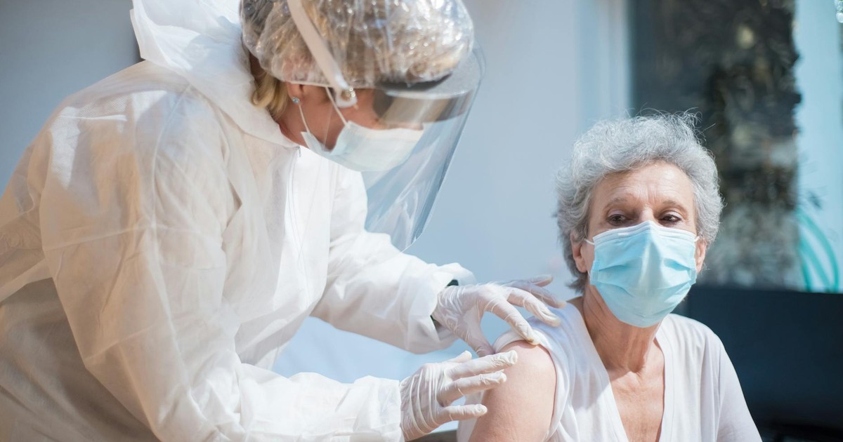 Beyond Shingles: How a Common Vaccine May Offer a Surprising Defense Against Dementia