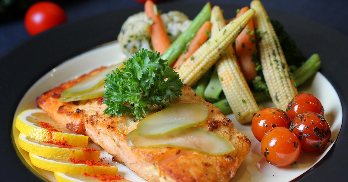 Navigating Nutrition: A Practical Guide to Healthy Eating Choices